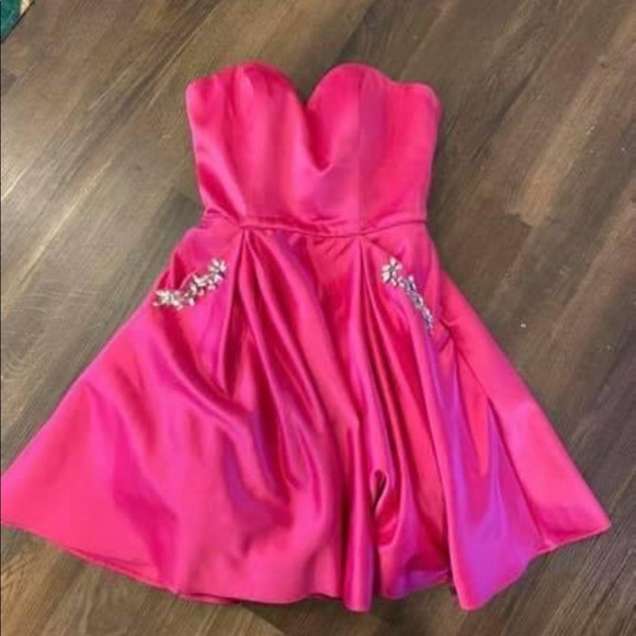 Dresses & Skirts - Pink cocktail